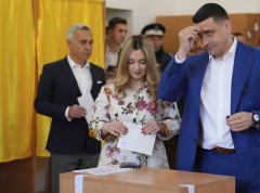 Glasala dvojica kandidata u drugom krugu predsedničkih izbora u Rumuniji
