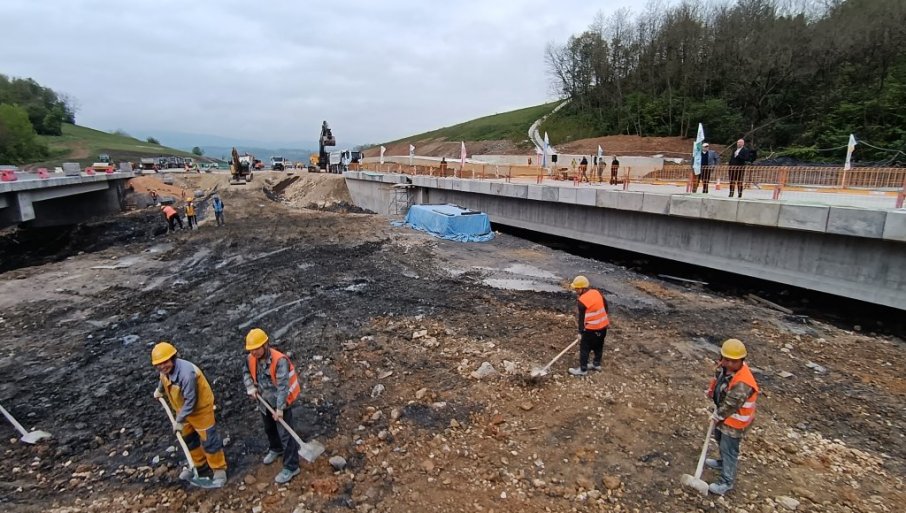 DO CRNE GORE JOŠ 107,5 KILOMETARA: Putari užurbano završavaju novu deonicu "Miloša Velikog"