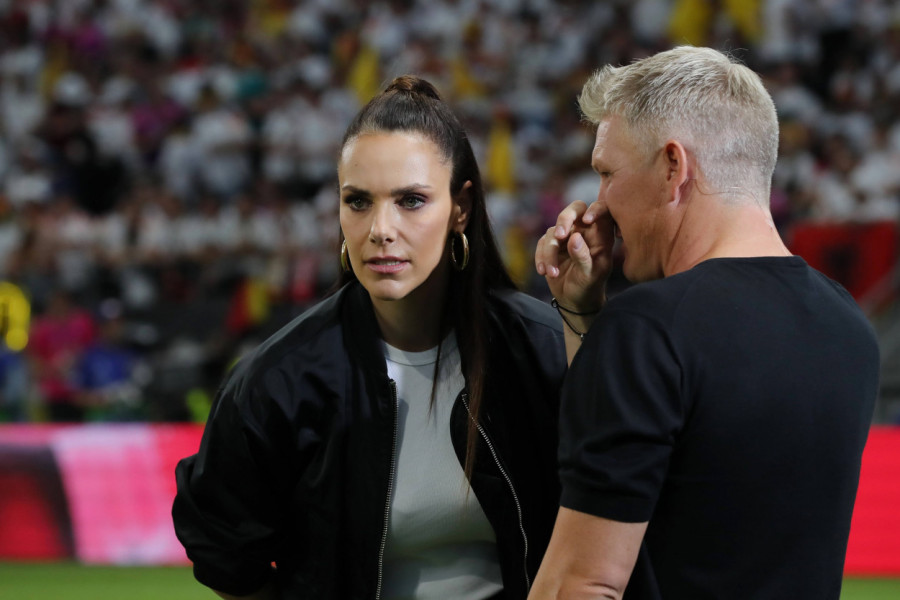ŠOK I NEVERICA, BASTIJAN UHVAĆEN NA DELU SA ZANOSNOM ESTER SEDLAČEK