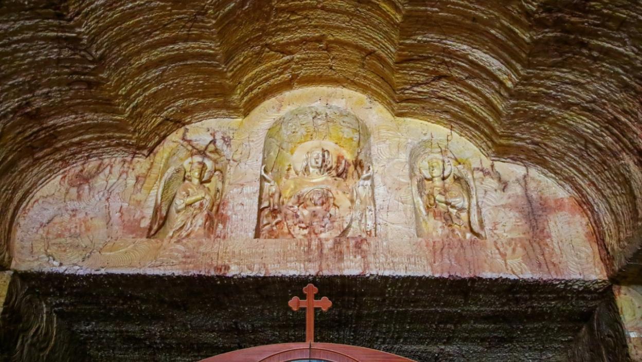 Usred pustinje srpska pravoslavna crkva: Podzemni raj u paklenoj Australiji (FOTO)