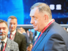 Zapad pokušava da stvori teškoće pravoslavnom svetu, to je neprihvatljivo