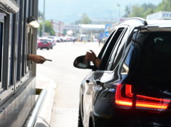 Nema zadržavanja na putničkim terminalima, na prelazu Batrovci kamioni čekaju 60 minuta