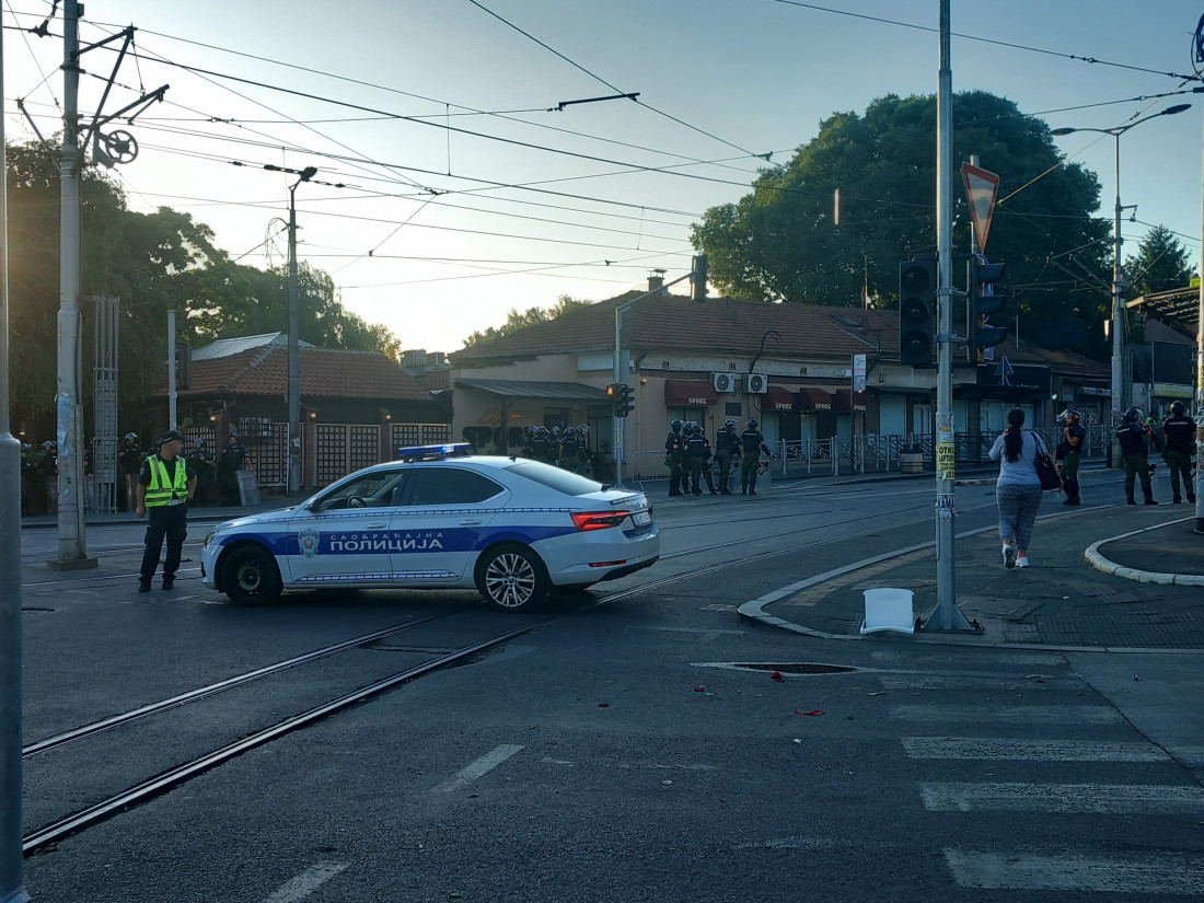 Gužve na stajalištima: Putnici čekaju satima