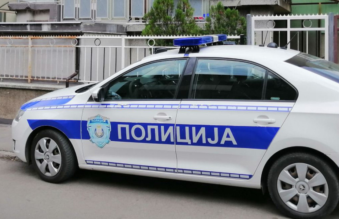 Horor u Mirijevu! Osetili nesnosan smrad u zgradi, a onda je zatekli raspadnutu u stanu!