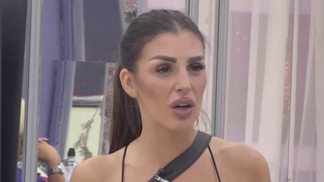 Ena Čolić na rubu suza, suočena sa svojim unutrašnjim demonima