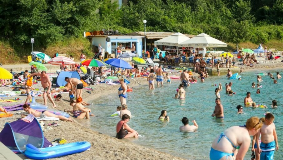 Cene neprestano rastu, a turisti nose i toalet papir od kuće