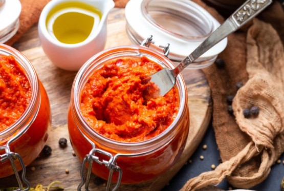 Bakin trik: Evo kako da sačuvate ajvar od buđi