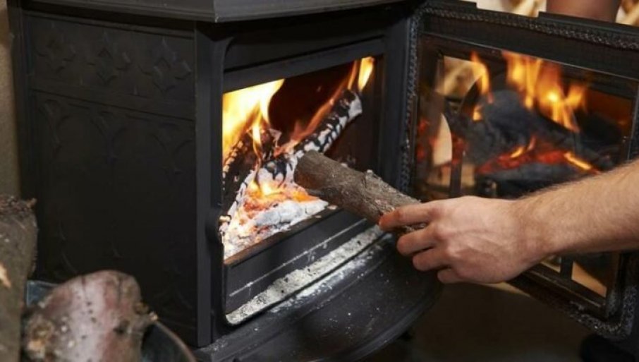 Metar drva za samo 2.900 dinara, a evo ko će dobiti potpuno besplatno