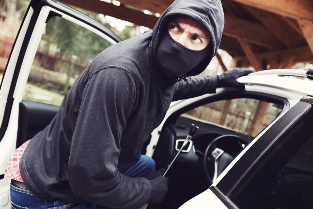 Građani u panici! Deca kradu automobile po Vračaru!