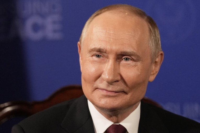 POMAMA ZA PUTINOM U NEMAČKOJ! Sprema se drugo izdanje srebrenjaka sa njegovim likom (FOTO)