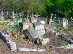 Oskrnavljeno pravoslavno groblje u Zenici, polomljeno 60 spomenika