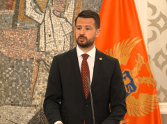Milatović bez odgovora na kritike zbog skandiranja „Ubij Srbina“ u Zagrebu