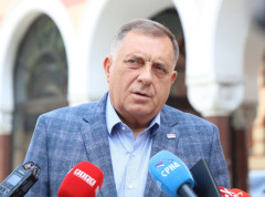 Dodik na svečanosti u OŠ „Sveti Sava: na Laušu