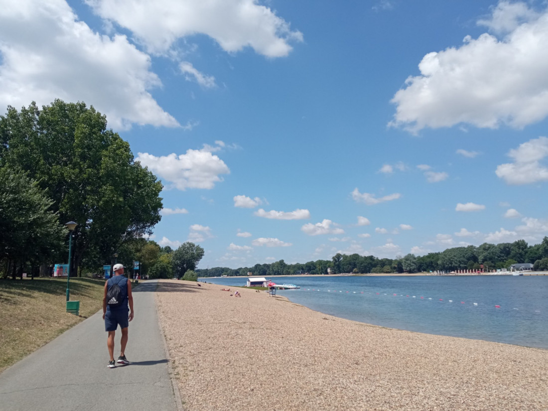 Danas pretežno sunčano uz umerenu oblačnost, temperatura do 34 stepena