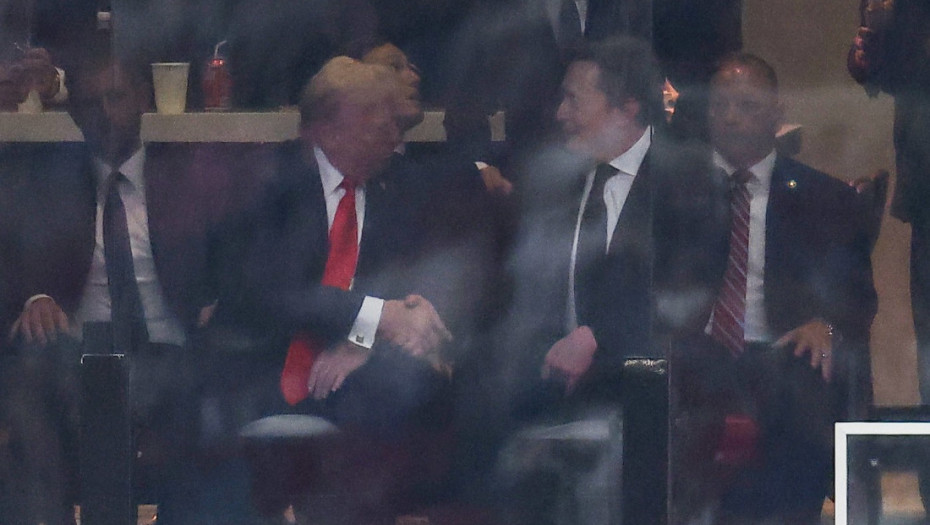 Tramp i Mask na komemoraciji Čarlija Kirka