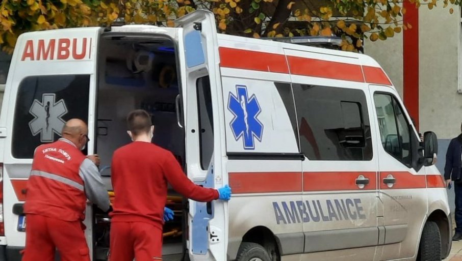 TEŠKA SAOBRAĆAJKA U ČAČKU: Oborena dva vozača motora
