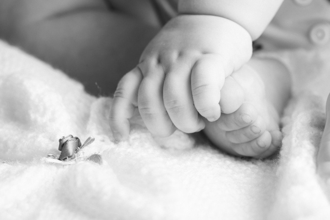 Uhapšena babica zbog smrti bebe