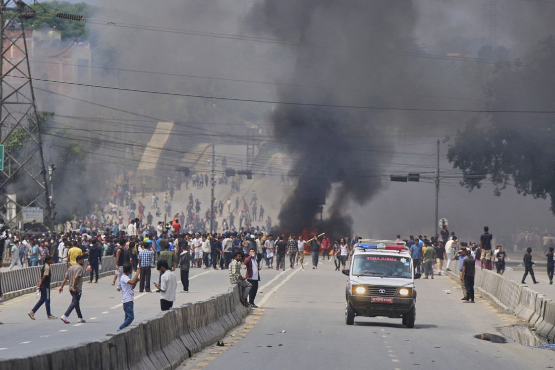 Demonstranti u Nepalu pregovaraju s vojskom