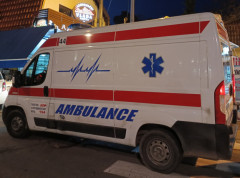 Motociklista udario porodicu na pešačkom prelazu, povređena devetomesečna beba