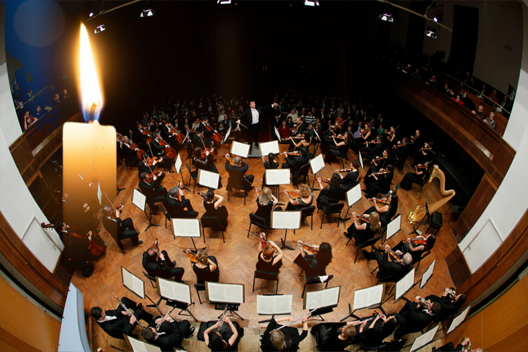 Beogradska filharmonija otvorila je danas knjigu žalosti povodom iznenadne smrti šefa – dirigenta Gabrijela Felca