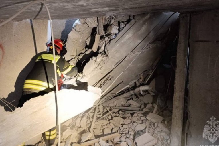 Betonska ploča smrvila najmanje dvoje radnika, nakon urušavanja