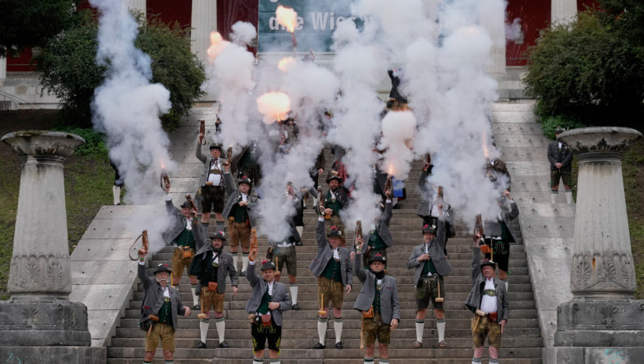 Oktoberfest zatvoren uz tradicionalnu paljbu