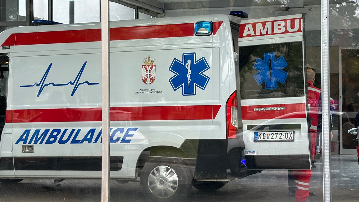 Auto udario ženu u centru Beograda: Hitna pomoć je prevezla u bolnicu