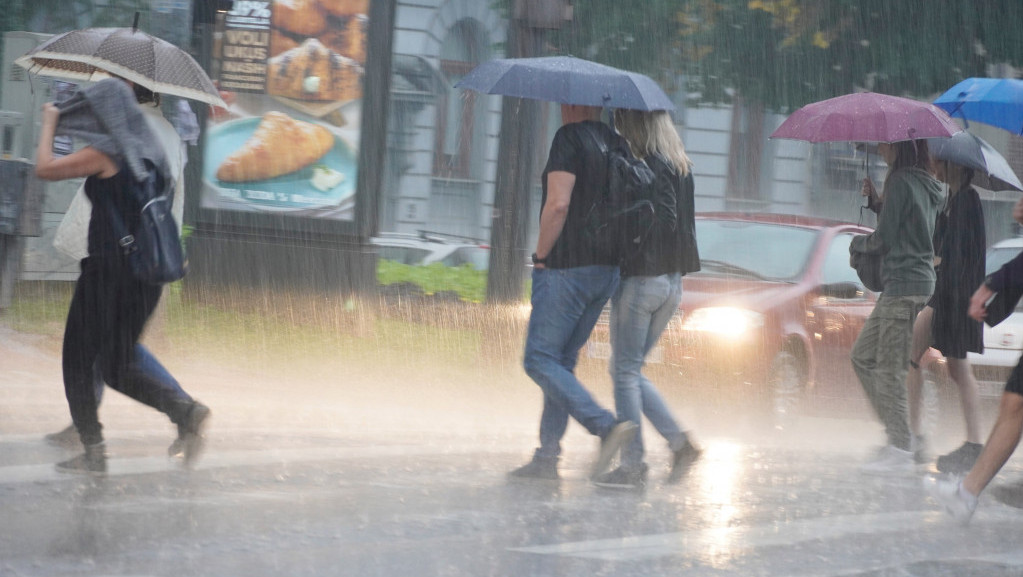 Oblačno vreme s kišom i snegom u Srbiji