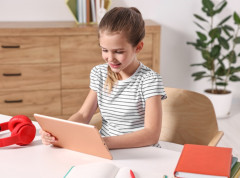 Na dan rođenja Vuka Karadžića pokrenuta Vukova ćirilična barka