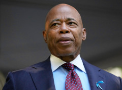 Gradonačelnik Njujorka najavio novo spomen-obeležje žrtvama Holokausta u Kvinsu