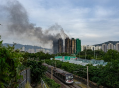 Broj žrtava požara porastao na 65, više od 300 nestalih