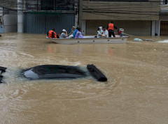 U smrtonosnim olujama u Aziji stradalo više od 700 ljudi