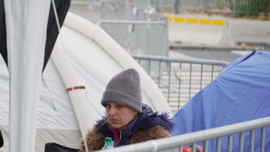 Fokus na topovskom udaru, ne na Vučiću