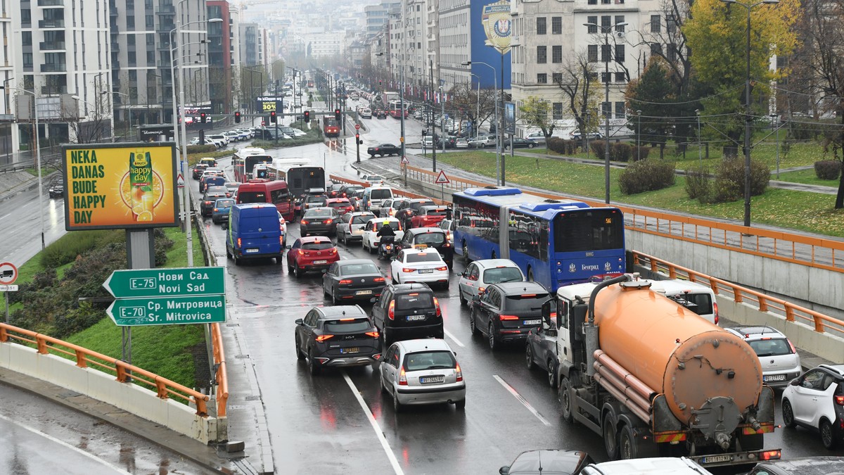 Ogromne gužve u Beogradu: Na moto-putu kolaps od Laste