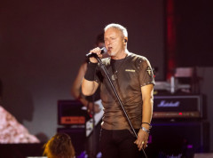 Tompson nastavo da prkosi protivnicima ustaštva