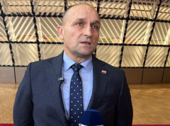 Iz transparenta na ćiriilci Anušić zaključio da su protesti bili projugoslovenski