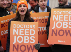 Lekari u Engleskoj započeli petodnevni štrajk zbog plata i uslova rada
