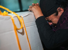 Putnički autobus upao u provaliju duboku 75 metara, poginulo 15 ljudi