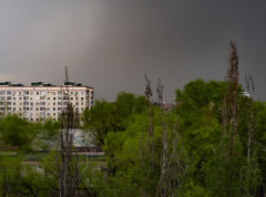 Deo krova pao na ulicu u Kumanovu zbog jakog vetra