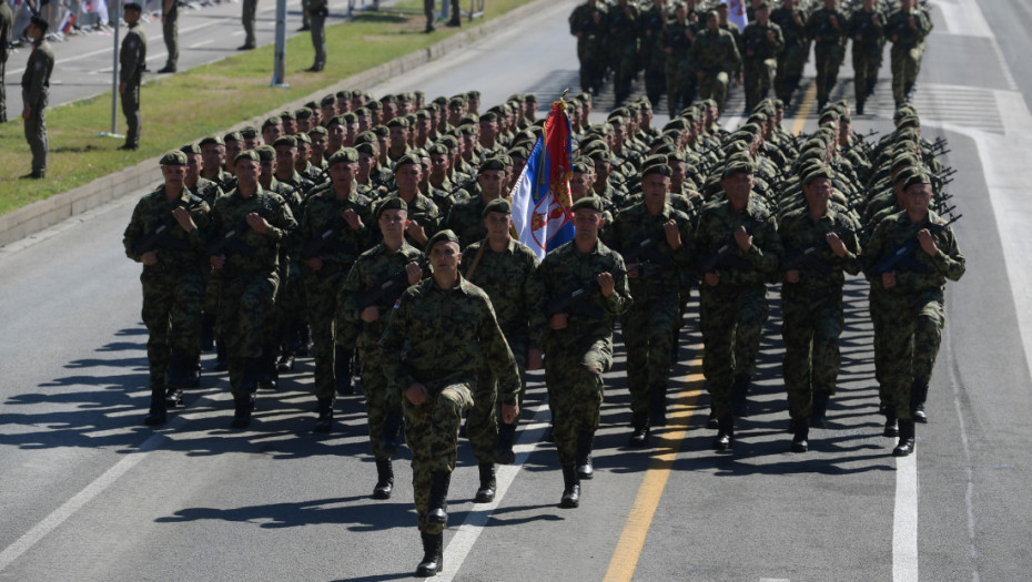 Vučić najavio uvođenje vojnog roka