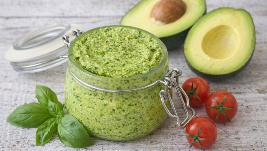 POSTAN PESTO OD RUKOLE I AVOKADA: Kremast, osvežavajuć i drugačiji od klasičnog