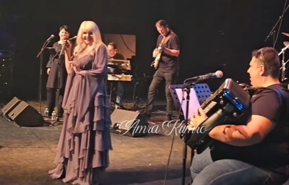 Hanka Paldum slomljena zbog smrti svog harmonikaša