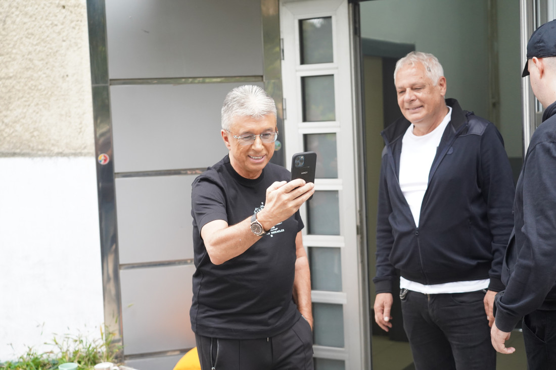 Verio se sin direktora Granda!