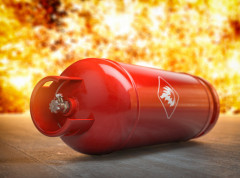 Izbio požar u poslovnoj zgradi, u toku intervencija vatrogasaca