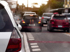 Veći broj vozila na putevima pred vikend, zbog kiše vozačima se savetuje oprez na putu