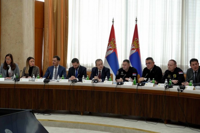 VANREDNA SITUACIJA NA SNAZI U 10 OPŠTINA U SRBIJI! Završena sednica Republičkog štaba za vanredne situacije