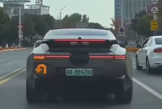 HiPhi šokirao vozače: Svjetleća u-strelica podijelila javnost (VIDEO)