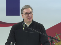 Aleksandar Vučić danas prisustvuje otvaranju izložbe „Niti državnosti“