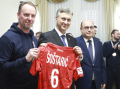 Vlada u skladu sa zakonima preuzela organizaciju dočeka rukometaša