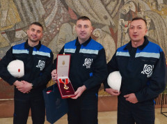 Vučić odlikovao bageristu koji je učestvovao u kopanju rekordne tone uglja